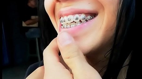 Thothd videos de Jovencita porno lloró dándole el coño a un superdotado en el coche