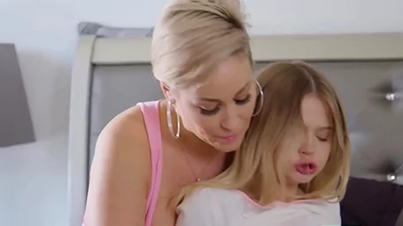 Thothd videos de Susy Gala follando en una escena porno