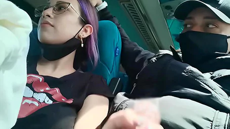 Thothd videos de Pornobangbros comiéndose al bombón en el suelo del baño